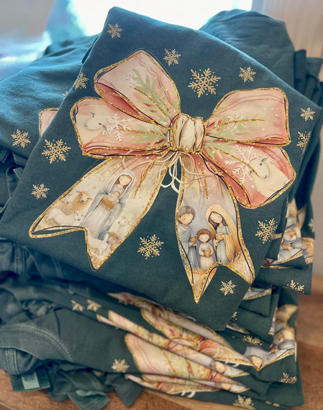 Christmas- Nativity Scene Bow {Comfort Color Tee}